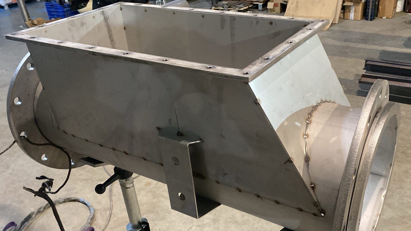 Fluid-processing tank — Roinox project