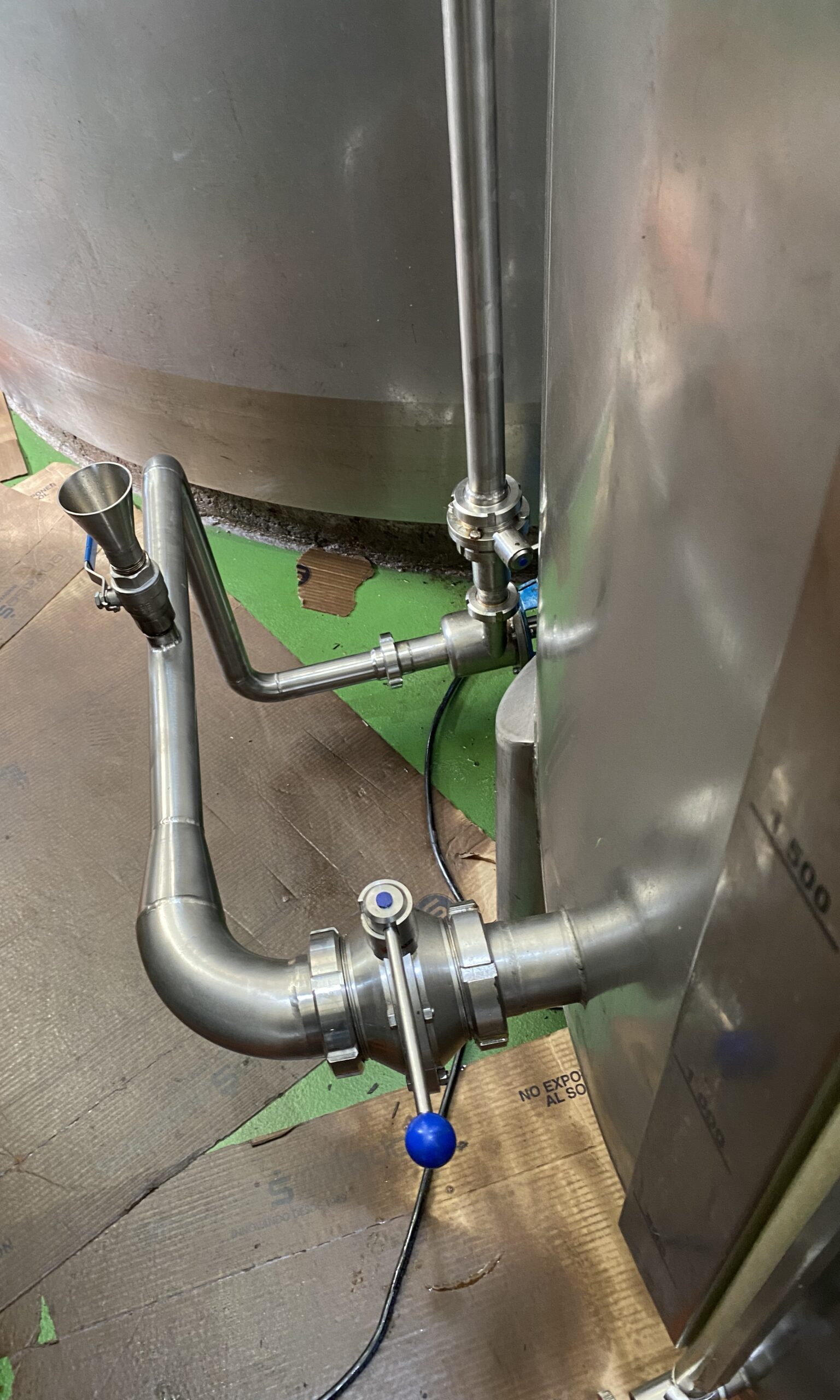 Depósitos y equipos en acero inoxidable para industria alimentaria